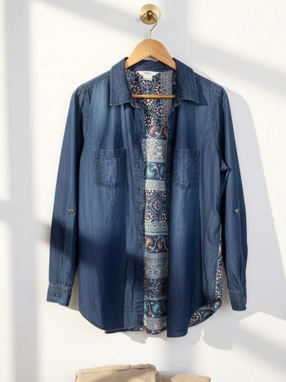 Distressed Chambray Tabbed Long Sleeve Mixed Pattern Button Front Shirt Size M